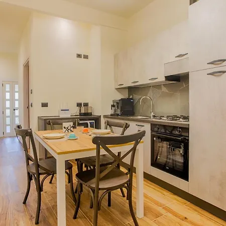 Bed & Breakfast Le Canterine Di Peppe 4*